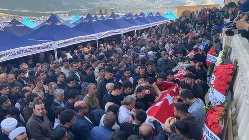 Okul saldırısında ölen masum yavrulara son görev!