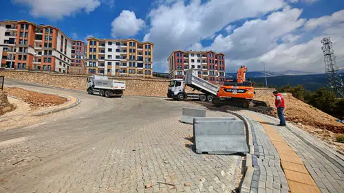 Kahramanmaraş’ta TOKİ Fatihler Yol Çalışmaları Sürüyor