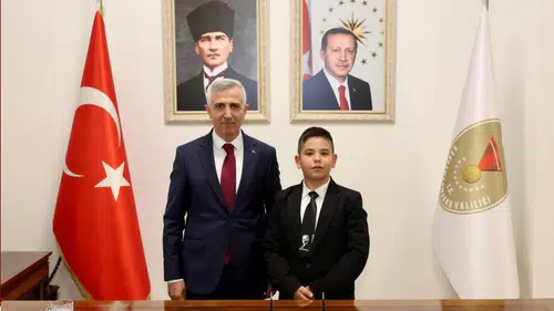 Valilik Makamı 23 Nisan’da Çocuğa Emanet Edildi