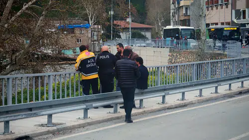 Köprüde Gerilim Dolu Anlar! Ekipler Seferber Oldu