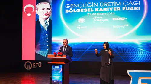 Gençler Kariyer Fuarına Akın Etti, Yoğun İlgi Gördü