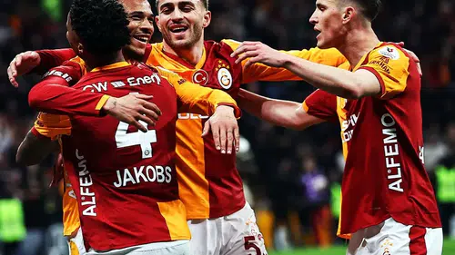 Galatasaray İlk Yarıda Üstünlüğü Aldı