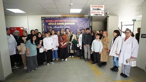 Büyükşehir’in Engelsiz Yaşam Merkezi’nde Anneler Günü Coşkuyla Kutlandı