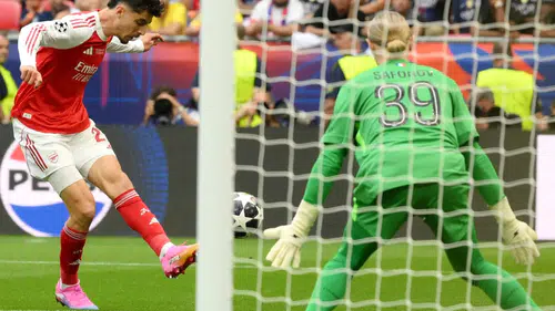 Dev finalde ilk yarı Arsenal'in
