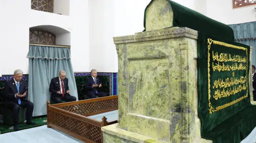 Cumhurbaşkanı Erdoğan, Türkistan'da kültür gezisinde