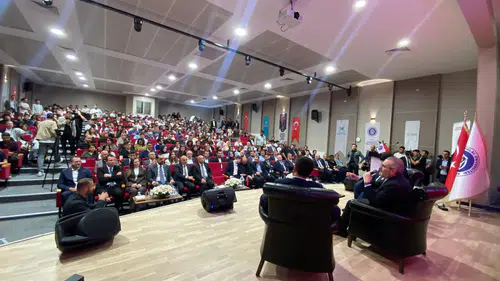 Mahir Ünal İhtisas Akademi’26’da Gençlerle Buluştu