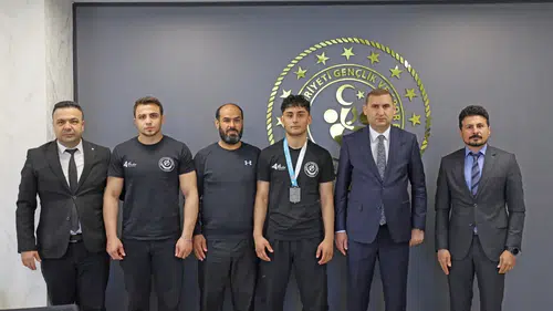 Şampiyon sporcular Kahramanmaraş'ta! Yasin Özdemir'e ziyaret