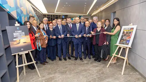 Genç İletişimcilerin 15 Temmuz Manşetleri Sergilendi
