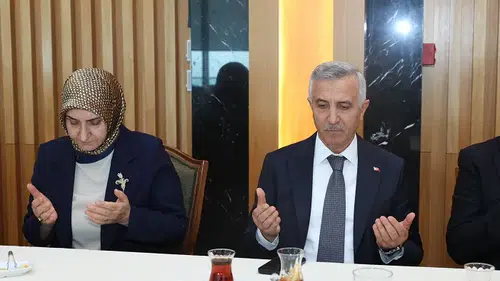 Vali Ünlüer’den Anneler Günü’nde Anlamlı Mesaj: Annelerinizin Kıymetini Bilin