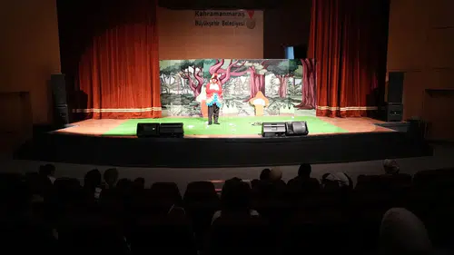 Büyükşehir, Çocukların Rüya Dünyasını Tiyatroyla Canlandırdı!