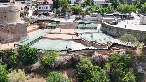 Tarihi Kulede Şahane Moda Gösterisi Düzenlendi!