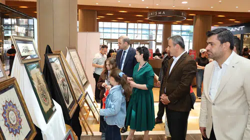 Piazzada Tezhip Sergisi Açıldı