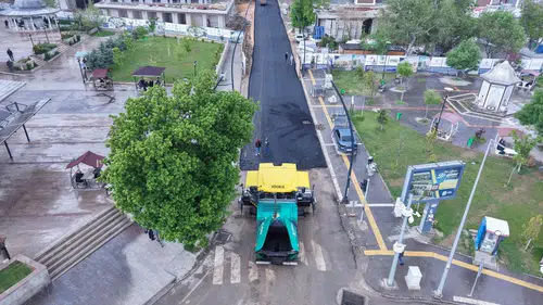 Afşin’de Atatürk Caddesi’ne sıcak asfalt