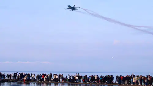 "Solo Türk'ün Göz Kamaştıran Havacılık Gösterisi İzleyicileri Büyüledi!"