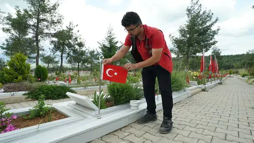 Kapıçam Mezarlığı Bayrama Hazırlanıyor