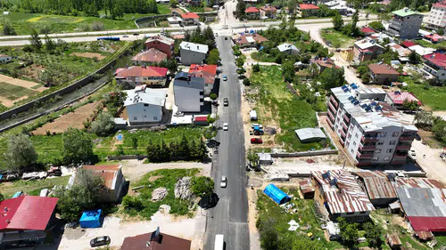Göksun’da İki Ana Cadde Asfaltla Yenilendi