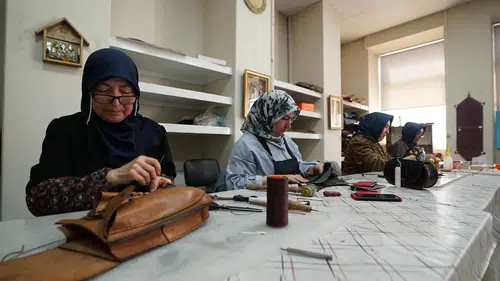 Sanattan Meslek Edinmeye; KAMEK Kursları Hayatlara Dokunuyor