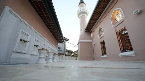 4 Yüzyıllık Tarihi Cami Yeniden İbadete Kazandırıldı!