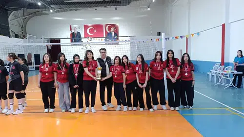 Elbistan’da Genç Kızlar Sahada Devleşti
