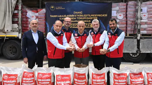Kahramanmaraş'ta 120 üreticiye 47 ton yerli soya tohumu desteği sağlandı