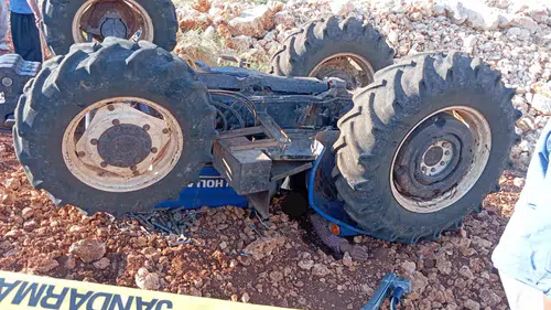 Kahramanmaraş'ta traktör devrildi! 50 yaşındaki sürücü hayatını kaybetti