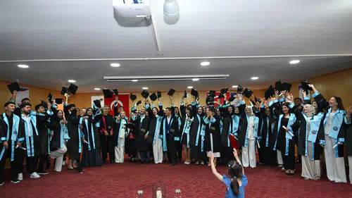 Hemşirelik Mezunları Kep Atarak Uğurlandı