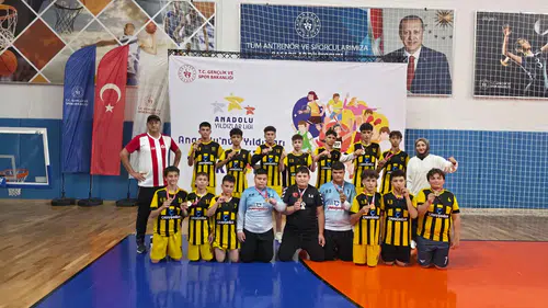 Kahramanmaraşlı hentbolcular ANALİG'de grup şampiyonu oldu