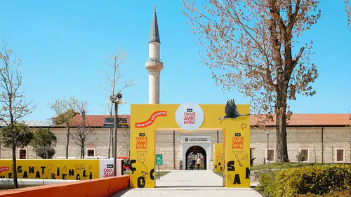 450 bin ziyaretçiyi aştı.. Bienal 31 Temmuz'a uzatıldı