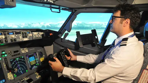 Reklamında Oynadığı Şirkette 20 Yıl Sonra Pilot Oldu!