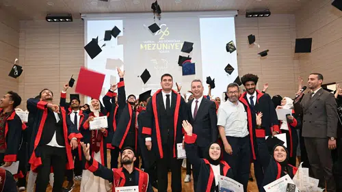 KSÜ’de Uluslararası Mezuniyet Coşkusu: Filistinli Anne-Oğulun Kavuşması Gözyaşarttı