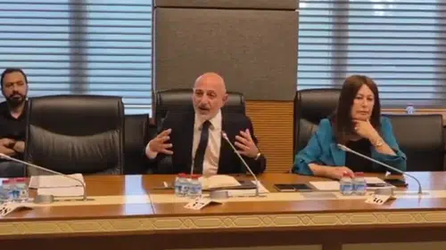 CHP'li Öztunç'tan Öğretmenlere Müdahaleye Tepki