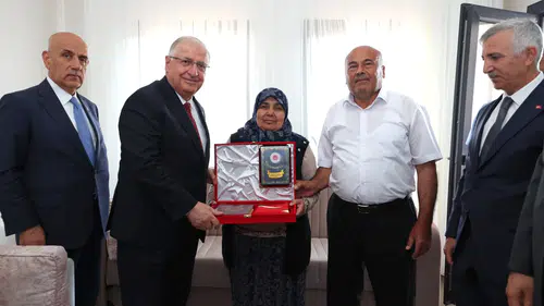 Bakan Yaşar Güler’den Şehit Ailesine Anlamlı Ziyaret
