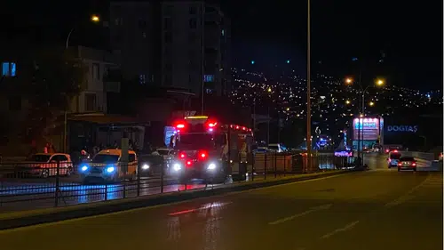 Kahramanmaraş'ta Direksiyon Hakimiyetini Kaybetti, Araç Yan Yattı