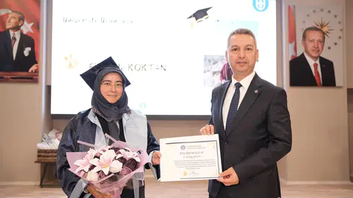 KSÜ Rektörü Okumuş, İstiklal Üniversitesi Mezuniyetinde