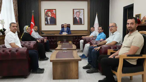 İstiklal Üniversitesi Akademisyenlerine Teşekkür Plaketi