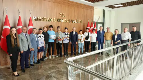 Vali Ünlüer'den Robot Yarışması Şampiyonlarına Tebrik