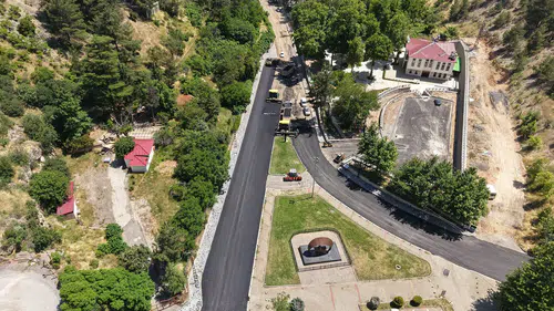 Kahramanmaraş'ta Pınarbaşı Caddesi'nin asfalt yenileme çalışmaları başladı