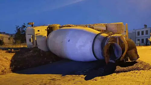 Kahramanmaraş'ta Beton Mikseri Devrildi: 1 Yaralı