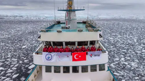 TÜBİTAK'ın 6. Arktik Bilim Seferi sürüyor... Kuzey Kutbu'nda iklim değişikliği araştırılıyor