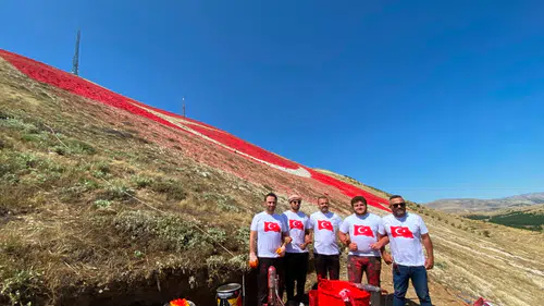 Dev Türk Bayrağı'nın Bakım ve Onarımı Tamamlandı