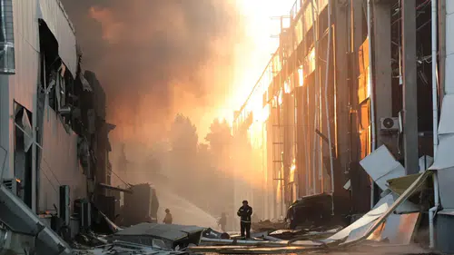 Rusya'dan Kiev'e Balistik Füze Saldırısı: 2 Kişi Hayatını Kaybetti