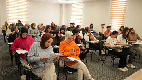 Pusula Maraş Yaz Akademileri, Gençlere Sanat ve Hızlı Okuma Eğitimi Sunuyor