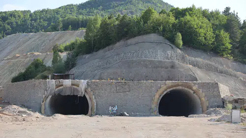 Karadeniz'i Akdeniz'e bağlayacak... 8 bakan eskiten tünel halen açılmadı!