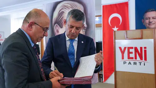Özgür Özel, YENİ Parti'nin Genel Başkanı seçildi