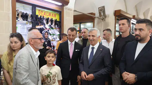 Vali Ünlüer Restorasyonu Tamamlanan Tarihi Kapalı Çarşıyı Gezdi