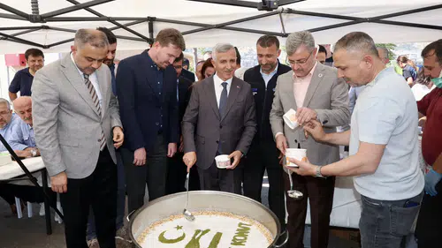 Vali Ünlüer Aşure Programında Vatandaşlarla Buluştu