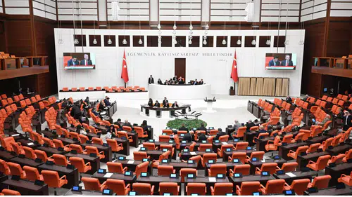 TBMM'den Geçen Torba Yasada Emekli, Sürücü ve Araç Alacaklara Yeni Düzenleme