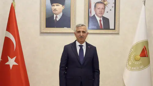 Vali Mükerrem Ünlüer'den Filenin Sultanları'na Tebrik Mesajı