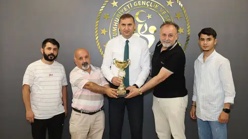 Bozdağ Spor’dan İl Müdürü Özdemir’e Şampiyonluk Ziyareti