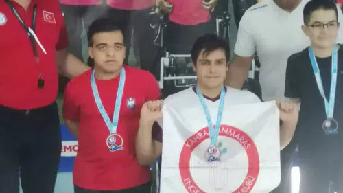 Kahramanmaraşlı Yüzücülerden Türkiye Dereceleri